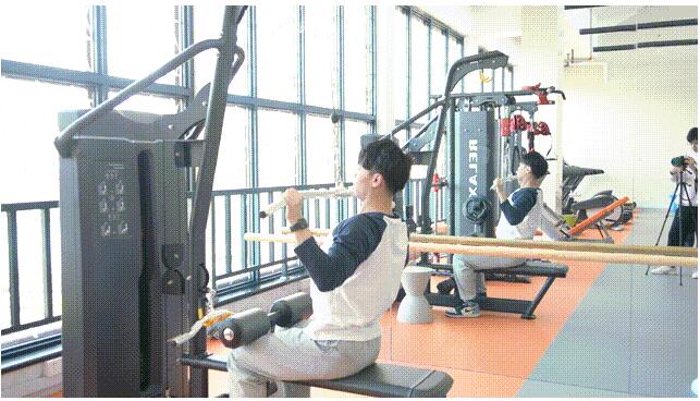 &emsp;高拉低拉訓(xùn)練器