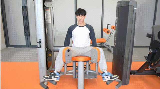&emsp;內(nèi)外側(cè)夾腿訓(xùn)練器