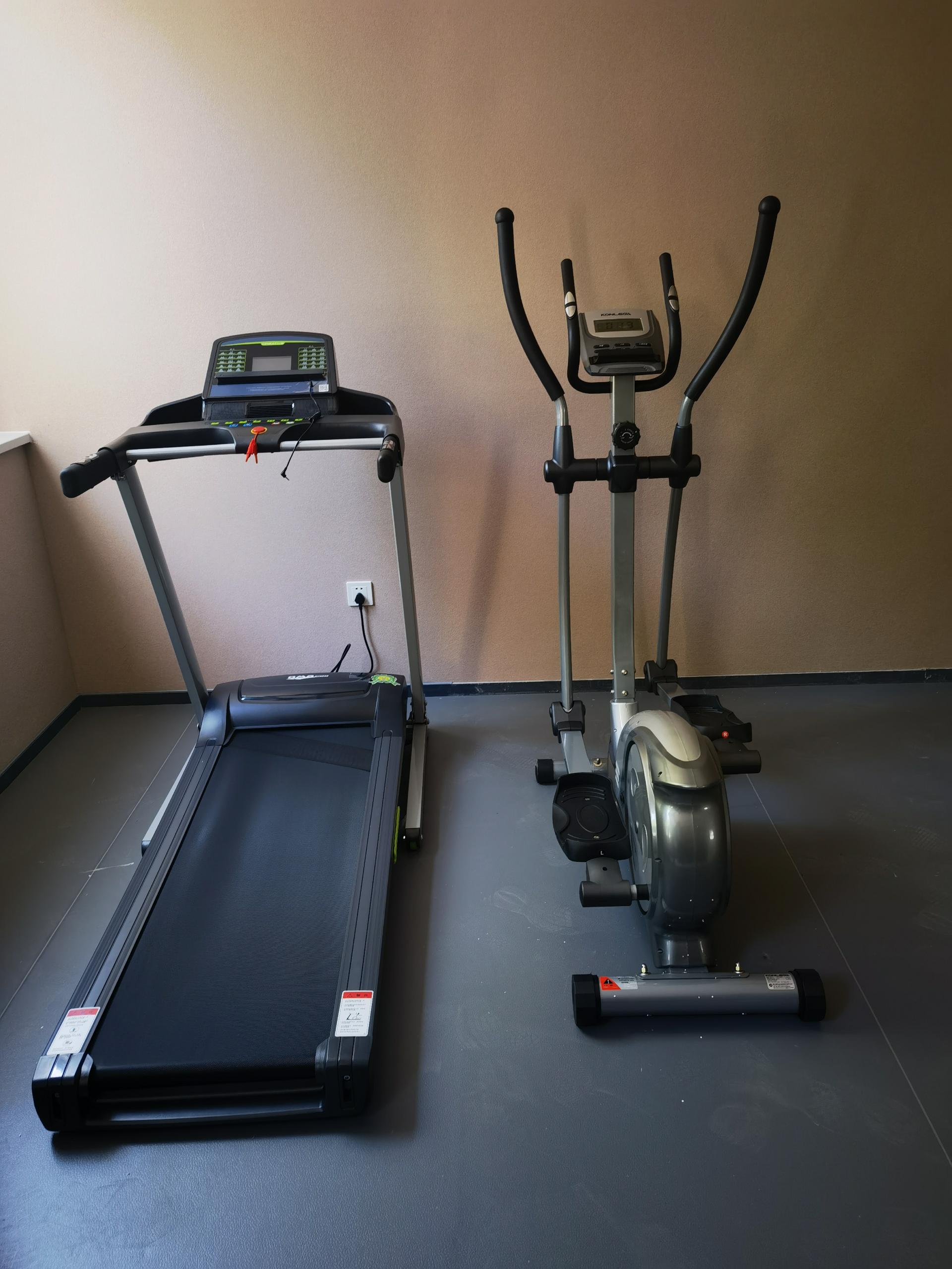 橢圓機和跑步機區別 橢圓機和跑步機區別